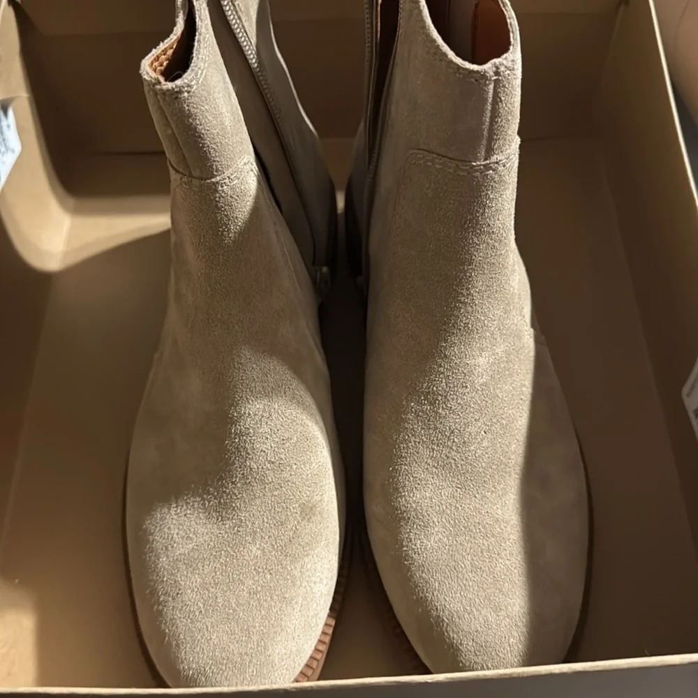 NWT! Lucky Brand Dune Ressy Ankle Booties - Size 8.5 🏠